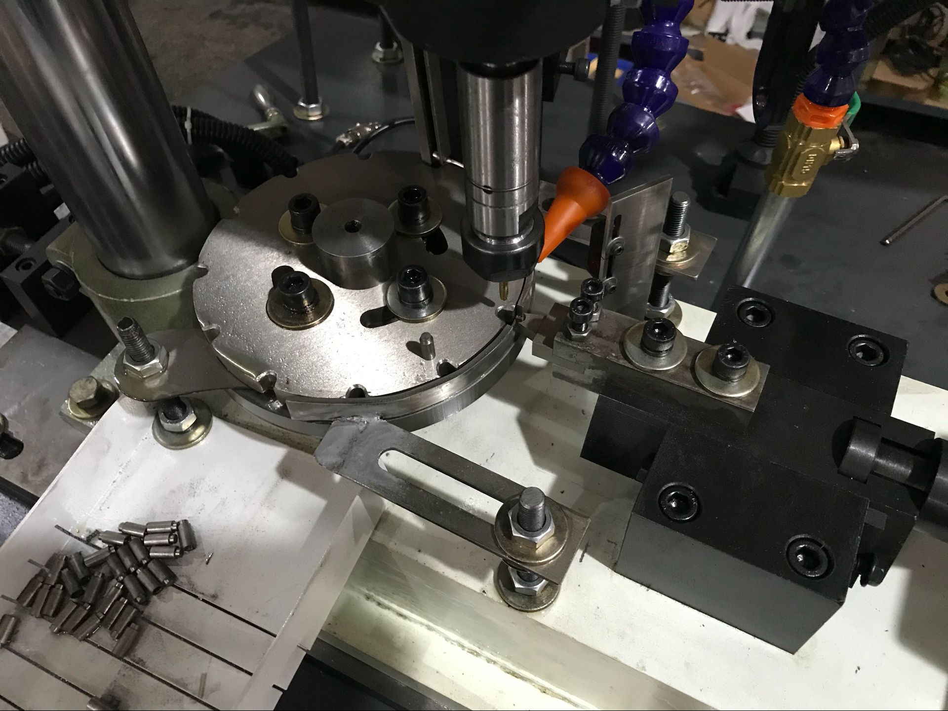 博鴻自動攻絲機(jī) 博鴻自動攻絲機(jī)